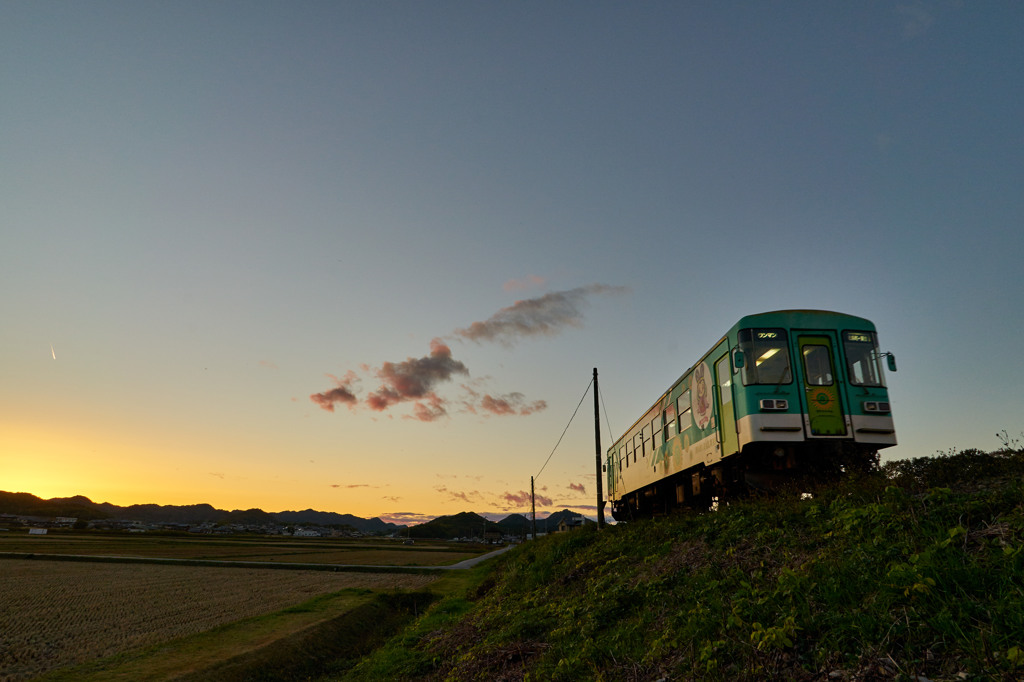 晩秋の暮れを走る