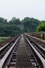 トンネルの向こうに