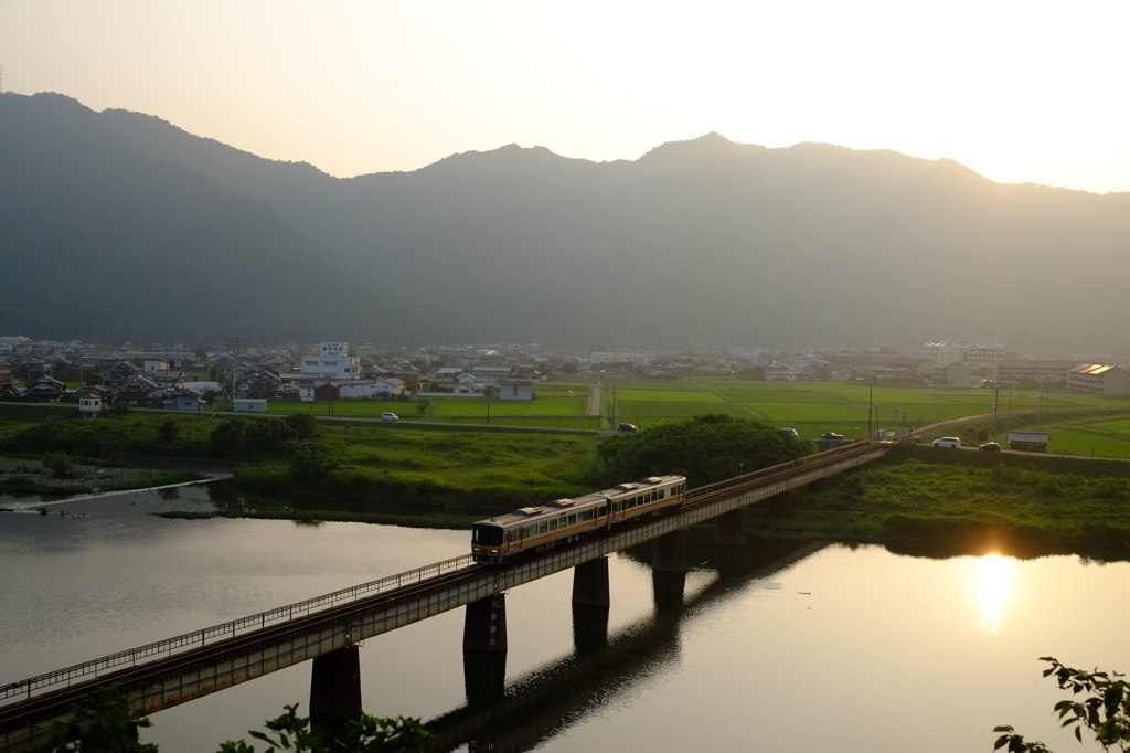 夕立上がりの空をゆく