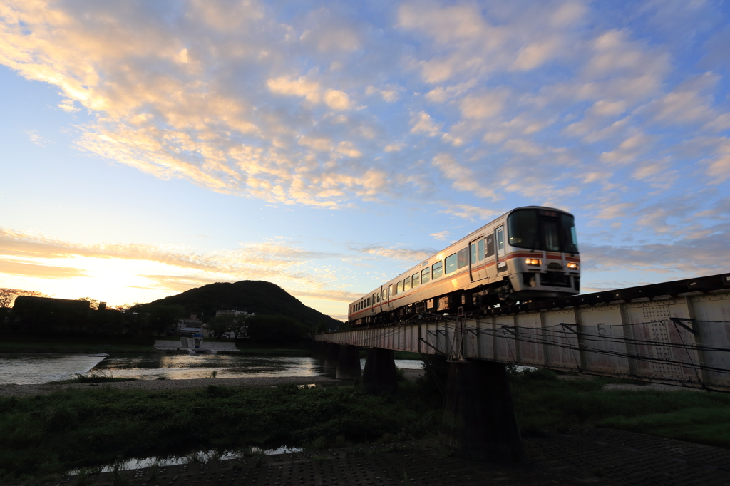 晩夏の陽が沈むころⅡ