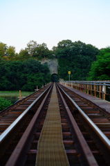 トンネルを抜ければ