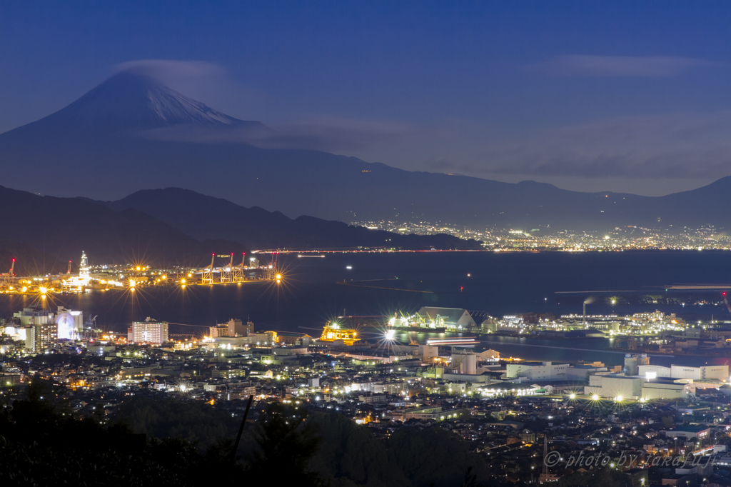 Port town of the moonlight