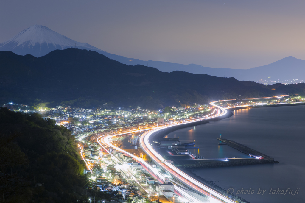 東海道の夜は更けて