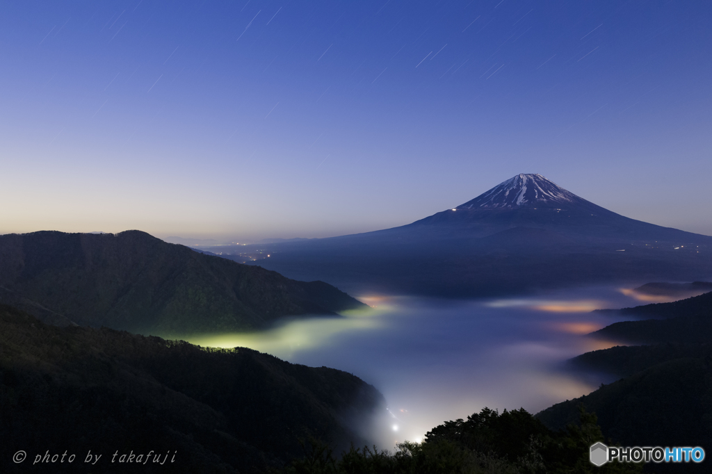 星はカエリ　雲はミチテ