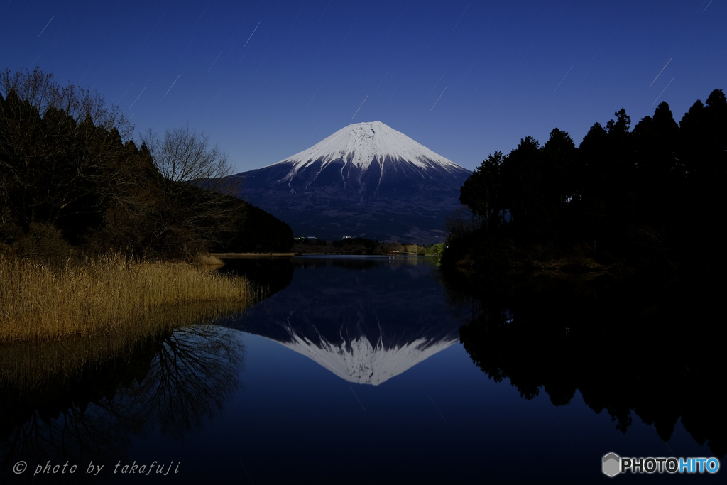 月下の鏡像
