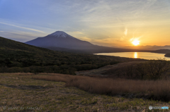 遠き山に陽は落ちて