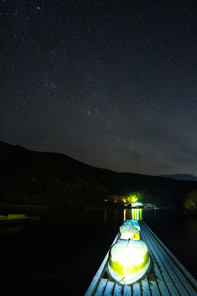 霜降り桟橋の夜空