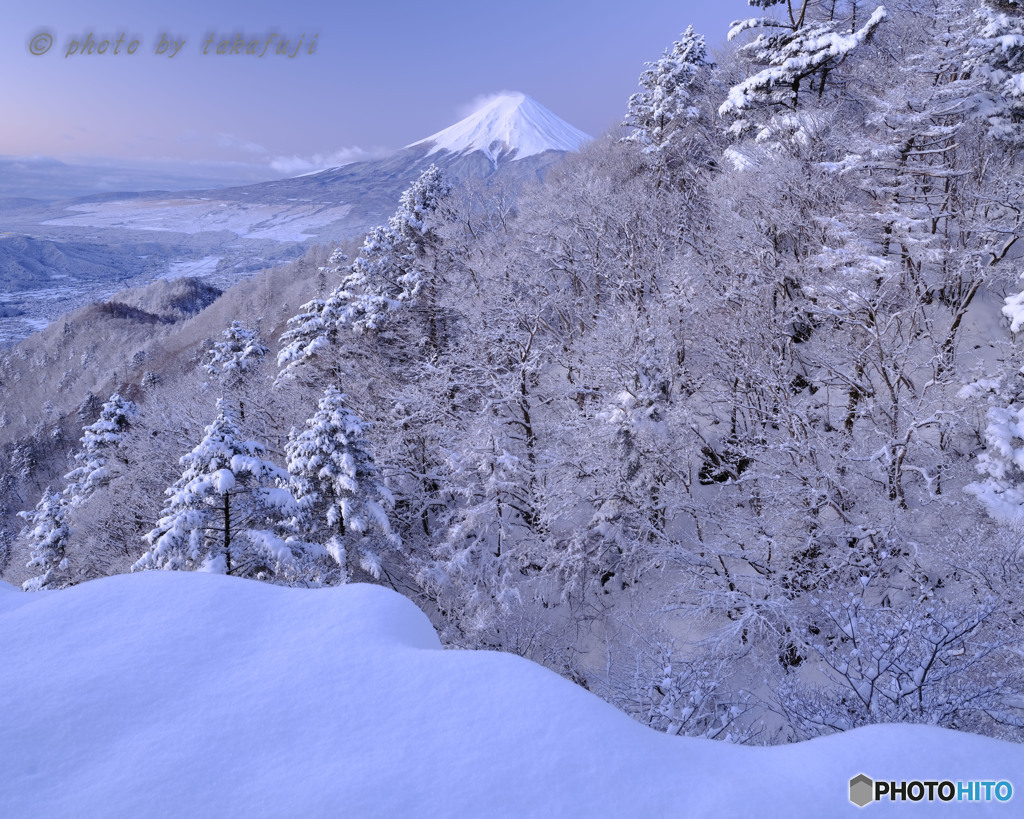 春雪白く
