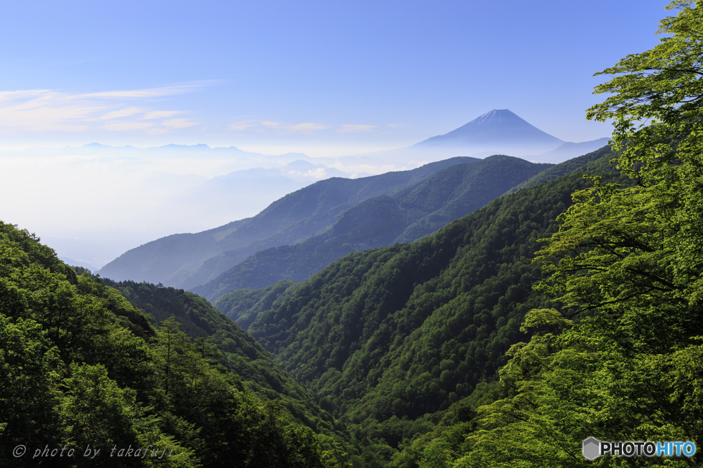 山塊に抱かれて