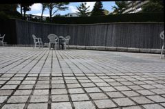 横浜の高層住宅団地で。