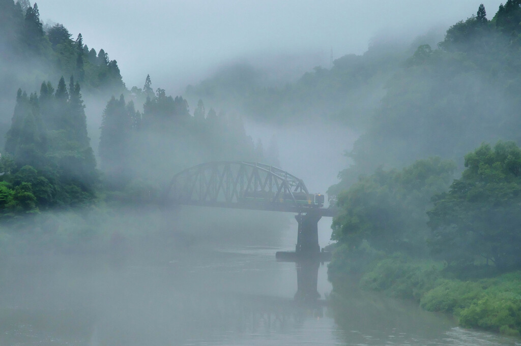 大霧を行く