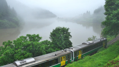 梅雨霧の一番列車