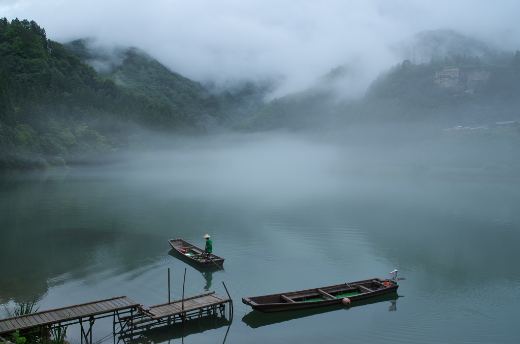 梅雨送る霧幻峡