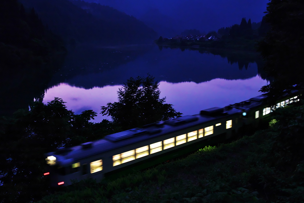 只見鉄道の夜