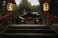 夕刻の御岩神社