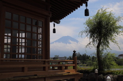 六角堂と富士山