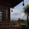 六角堂と富士山