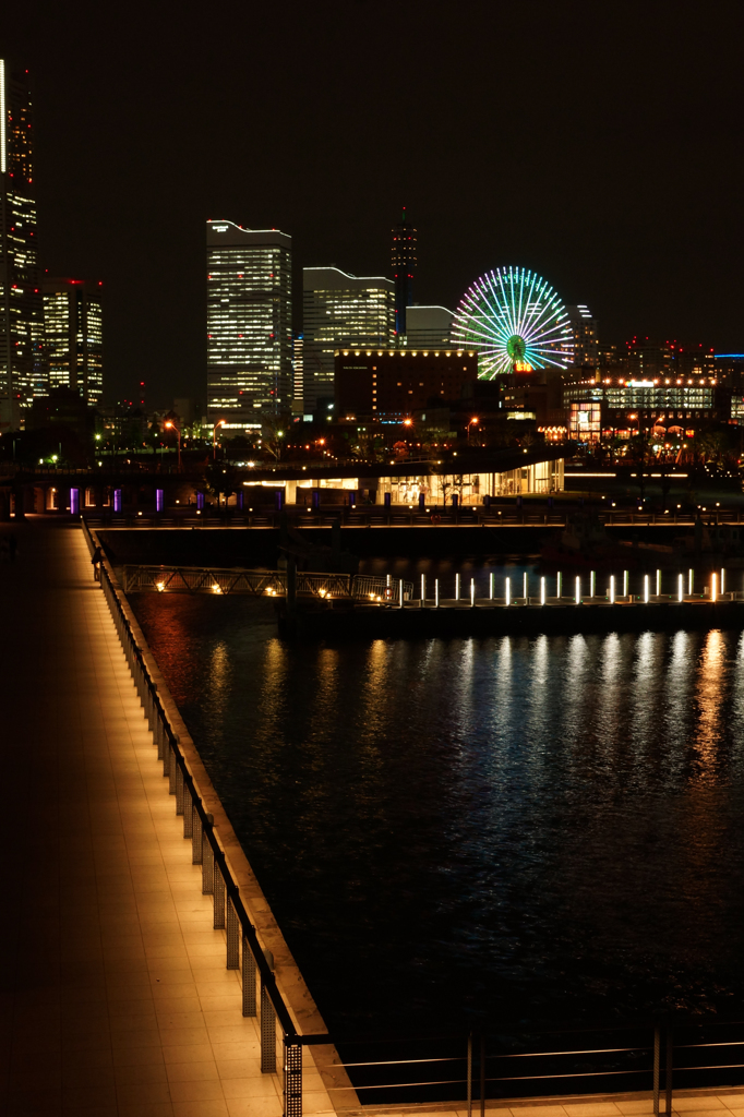 そこに居るのは