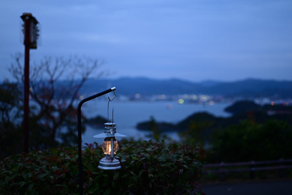夜を待つ