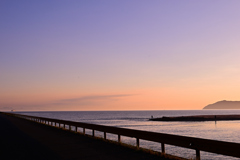 夕暮れの河口