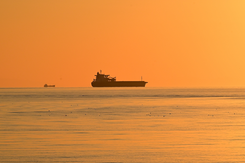 夕暮れの海