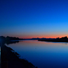夕暮れの河口