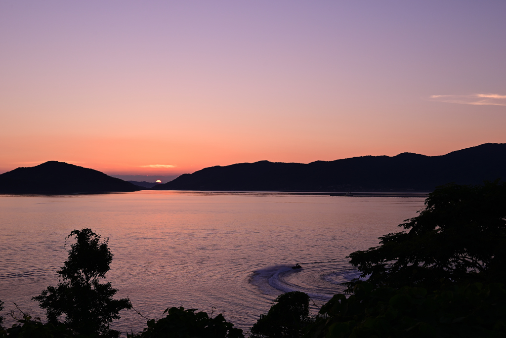 夕暮れの海