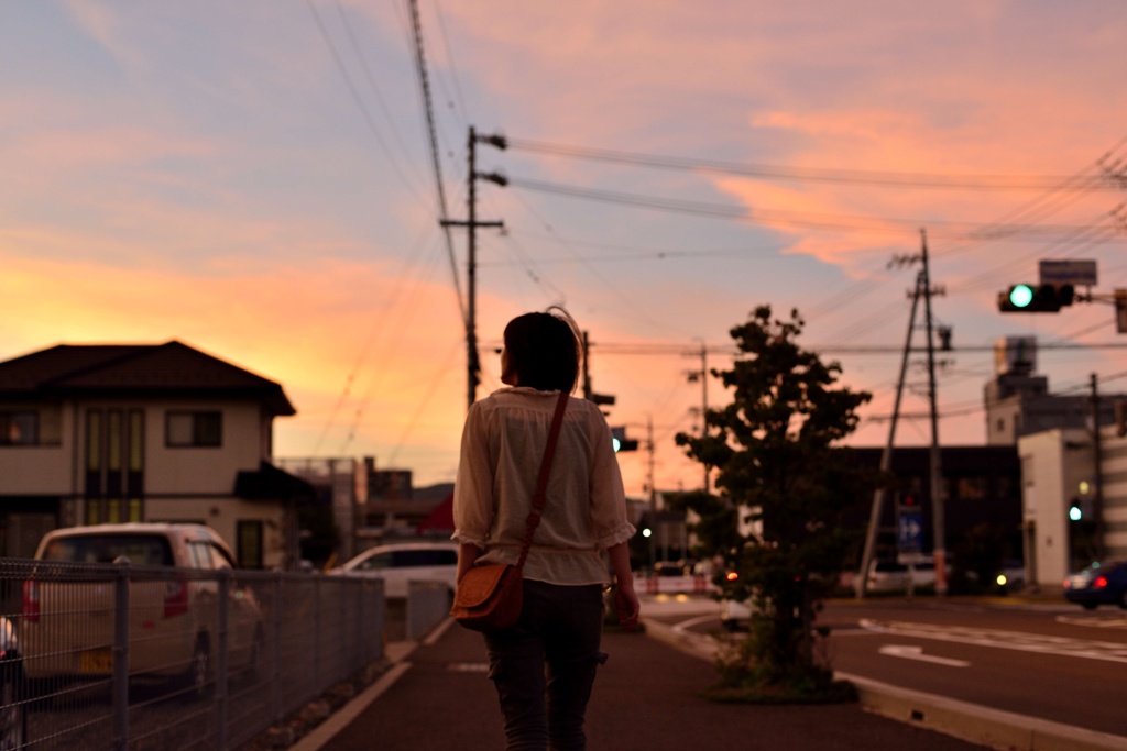 夕暮れの散歩道