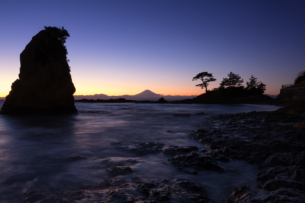 立石の夕暮れ