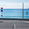 海へと向かう丁字路