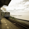 瀬戸内情景。海の見える駅。