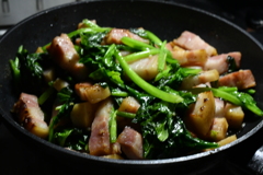 ベーコンほうれん草炒め