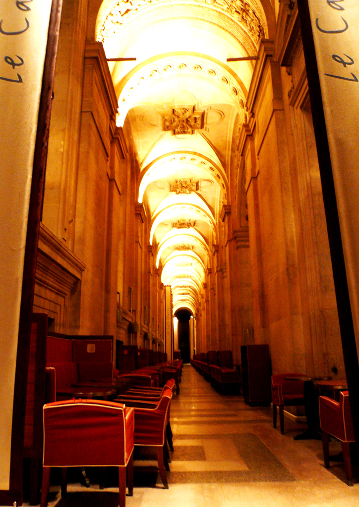 near Louvre coffee bar