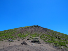 山頂に雲はなし