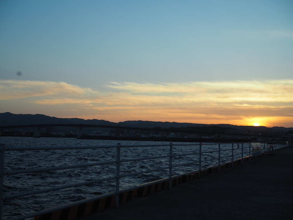 夕闇が迫る