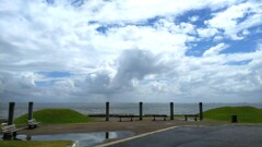 海の近くの公園