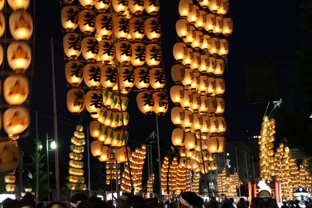 祭・揺れる