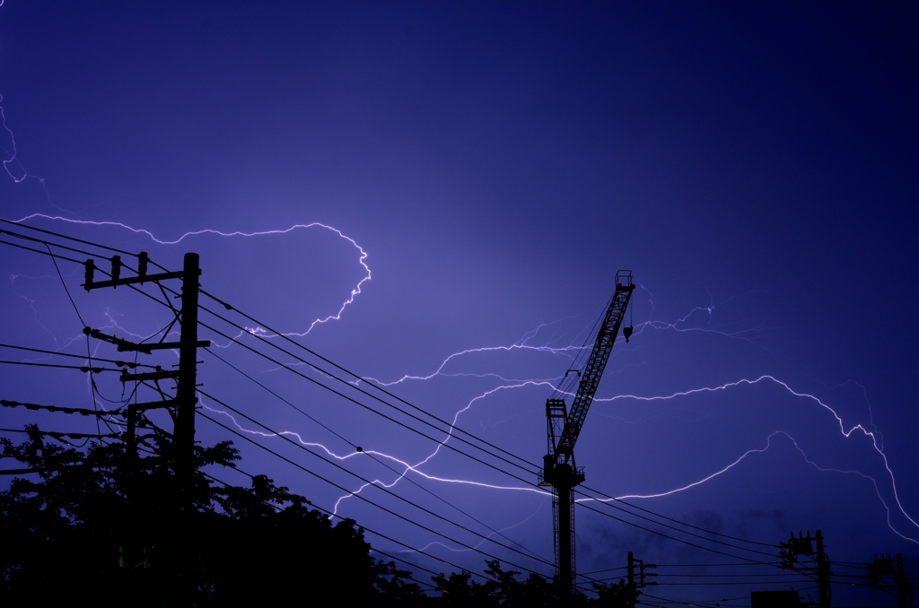雲間雷