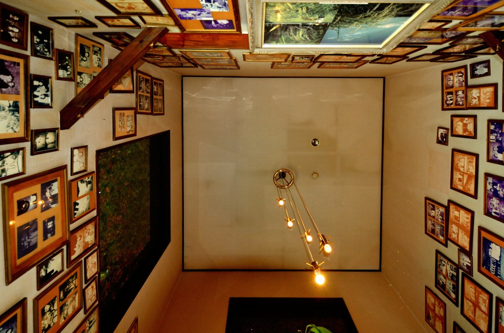 お客さまに囲まれて