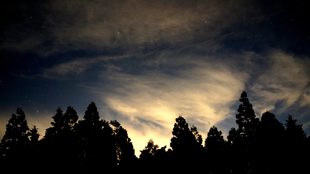 雲間の星