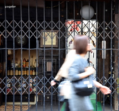 今は幸いに禁酒法はない・・・　筈ですよね?　　ムム・・