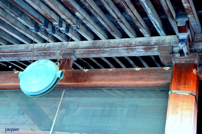 この場所にも　人々の哀しみや恨みが　着いているのかもしれない