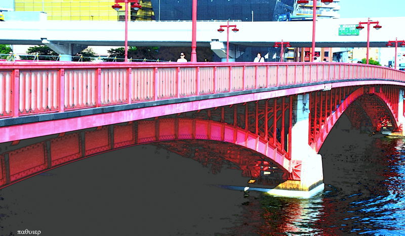 昔の人はこの川で泳ぎました