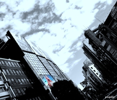 遠くからレデイ、ガガが聴こえてくる・・・