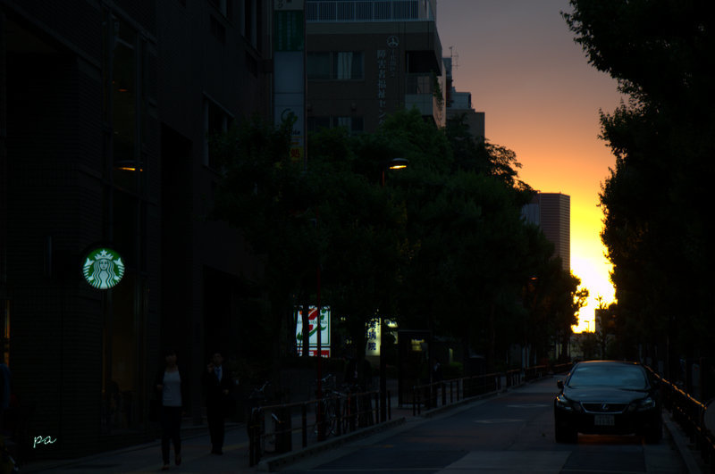 神田の夕暮れ時　４