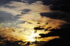 夕陽の彩雲 