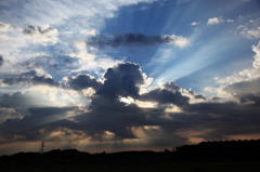 夕暮れの光芒