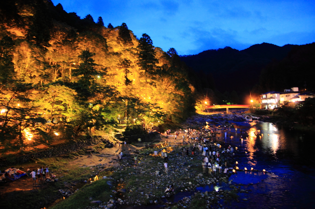 香嵐渓の夏のライトアップ By 湯子 Id 写真共有サイト Photohito