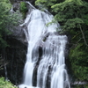 濁河温泉：大きな白糸の滝