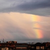 夕暮れの東空の雲が虹色に～～